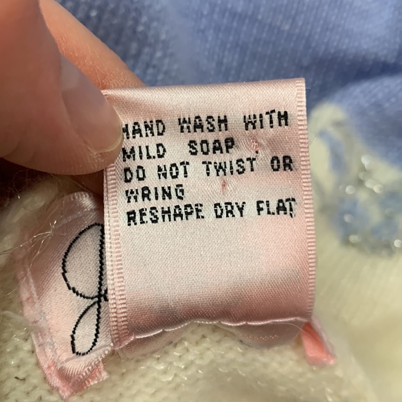 Jaclyn Smith Vintage Sweater - Picture 8 of 8